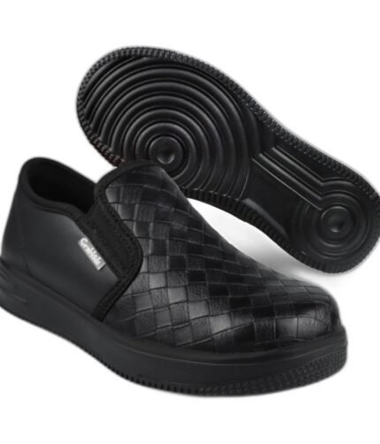 Boys' black woven-texture slip-on school shoes with a ridged cupsole